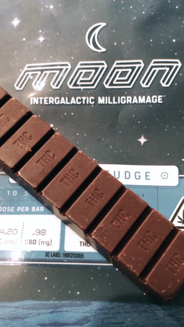 moon chocolate bar 250mg