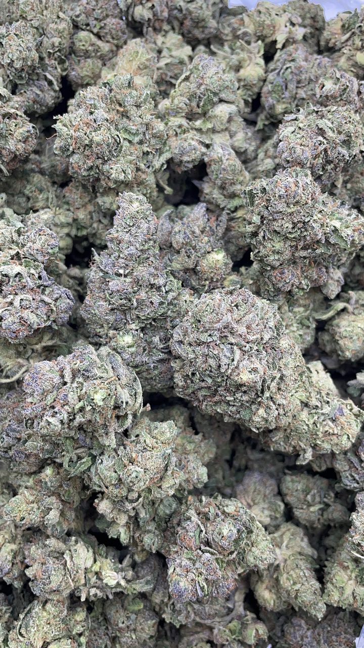 frosted grapes strain frosted grapes strain